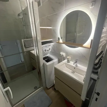 Apartment Climatise Avec Wifi En Deuxieme Ligne *